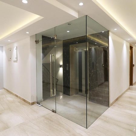 Capital O Hotel Star Inn Near Chhatarpur Metro Station New Delhi Ngoại thất bức ảnh