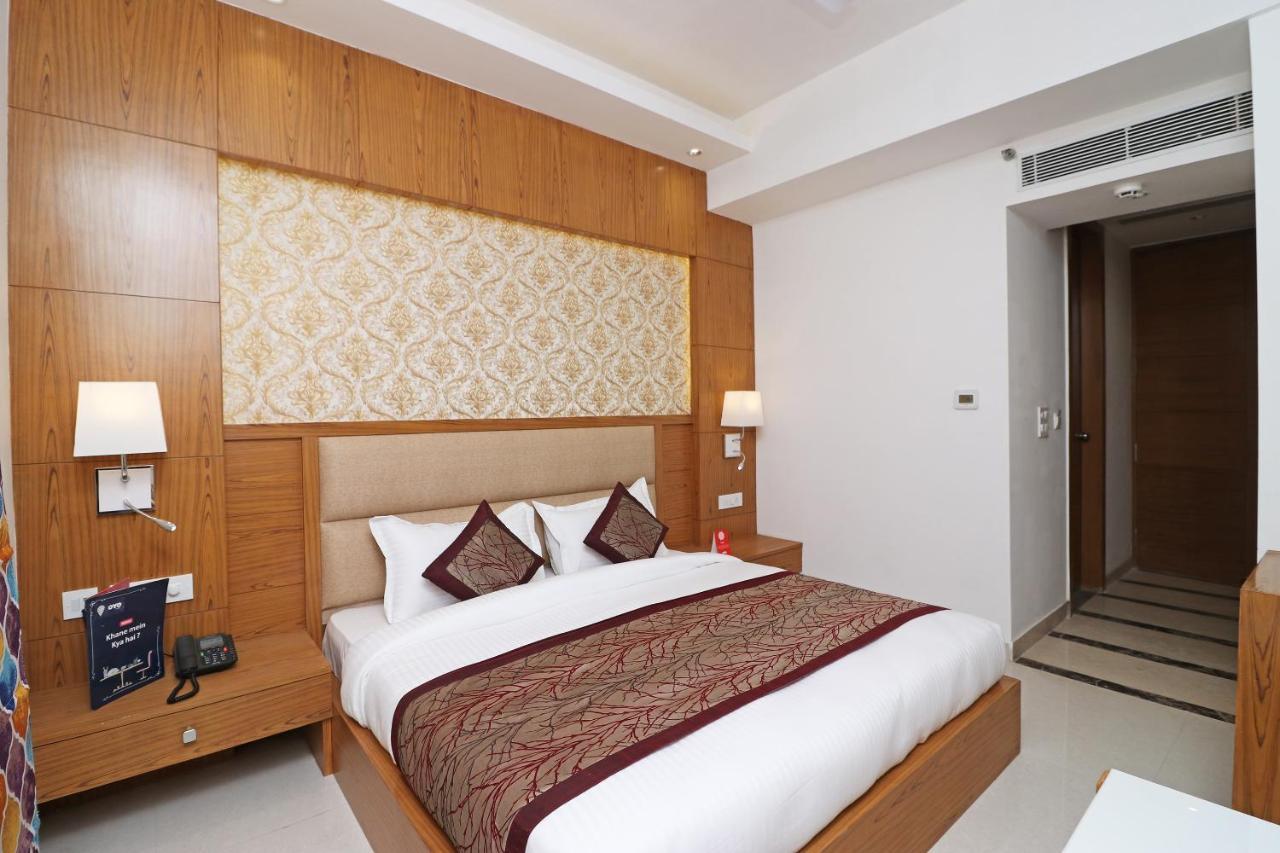 Capital O Hotel Star Inn Near Chhatarpur Metro Station New Delhi Ngoại thất bức ảnh