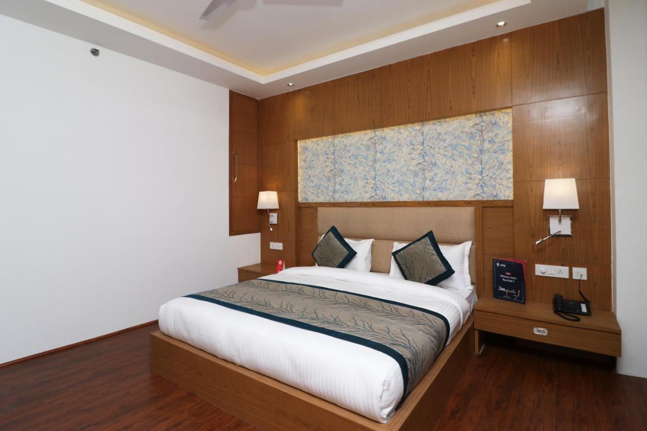 Capital O Hotel Star Inn Near Chhatarpur Metro Station New Delhi Ngoại thất bức ảnh