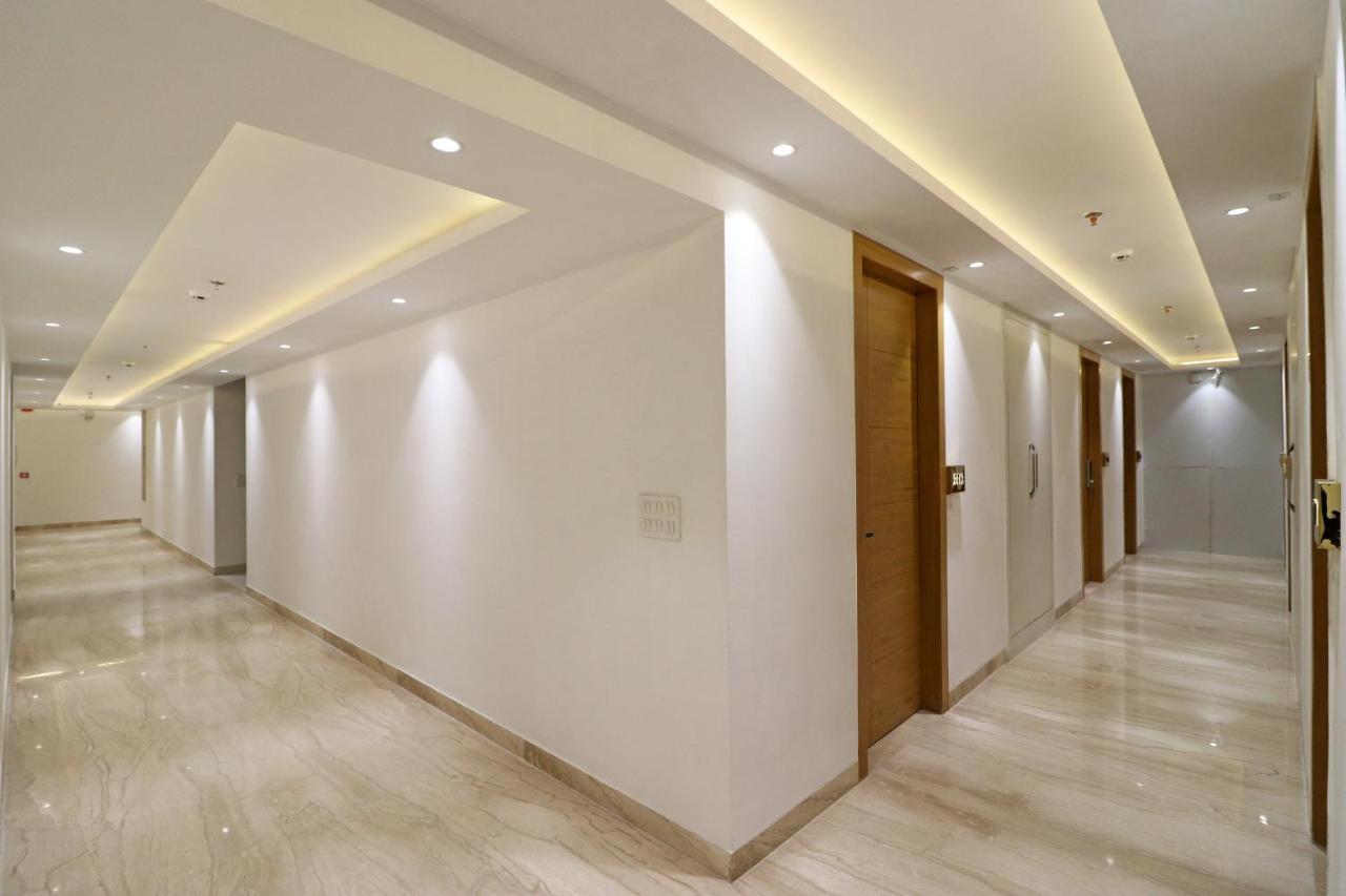 Capital O Hotel Star Inn Near Chhatarpur Metro Station New Delhi Ngoại thất bức ảnh