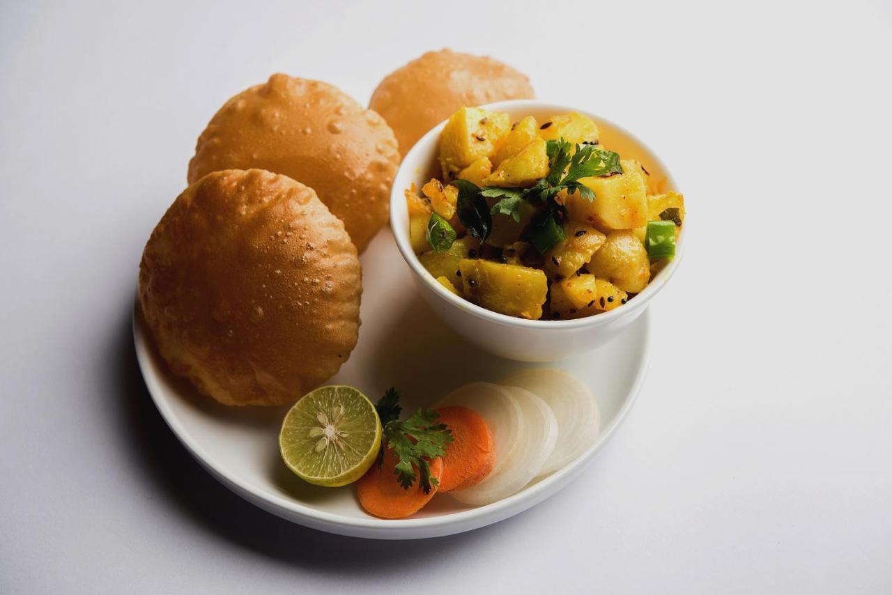 Capital O Hotel Star Inn Near Chhatarpur Metro Station New Delhi Ngoại thất bức ảnh